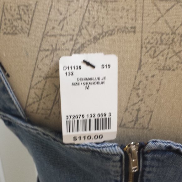 Bodycon Denim Dress Le Chateau, Size Medium - Picture 5 of 6